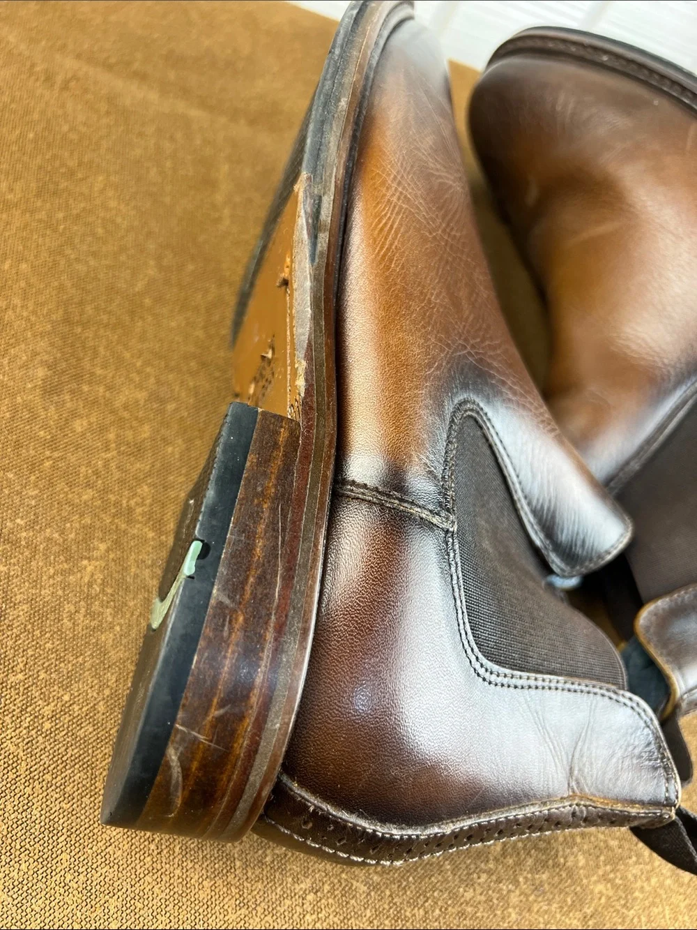 Johnston & Murphy Brown Leather Chukka Boots